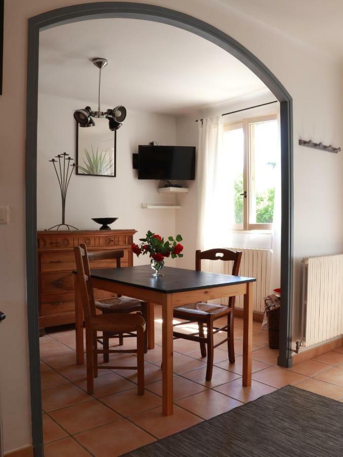 Lo Rastelie Bed and Breakfast Suze-la-Rousse Buitenkant foto
